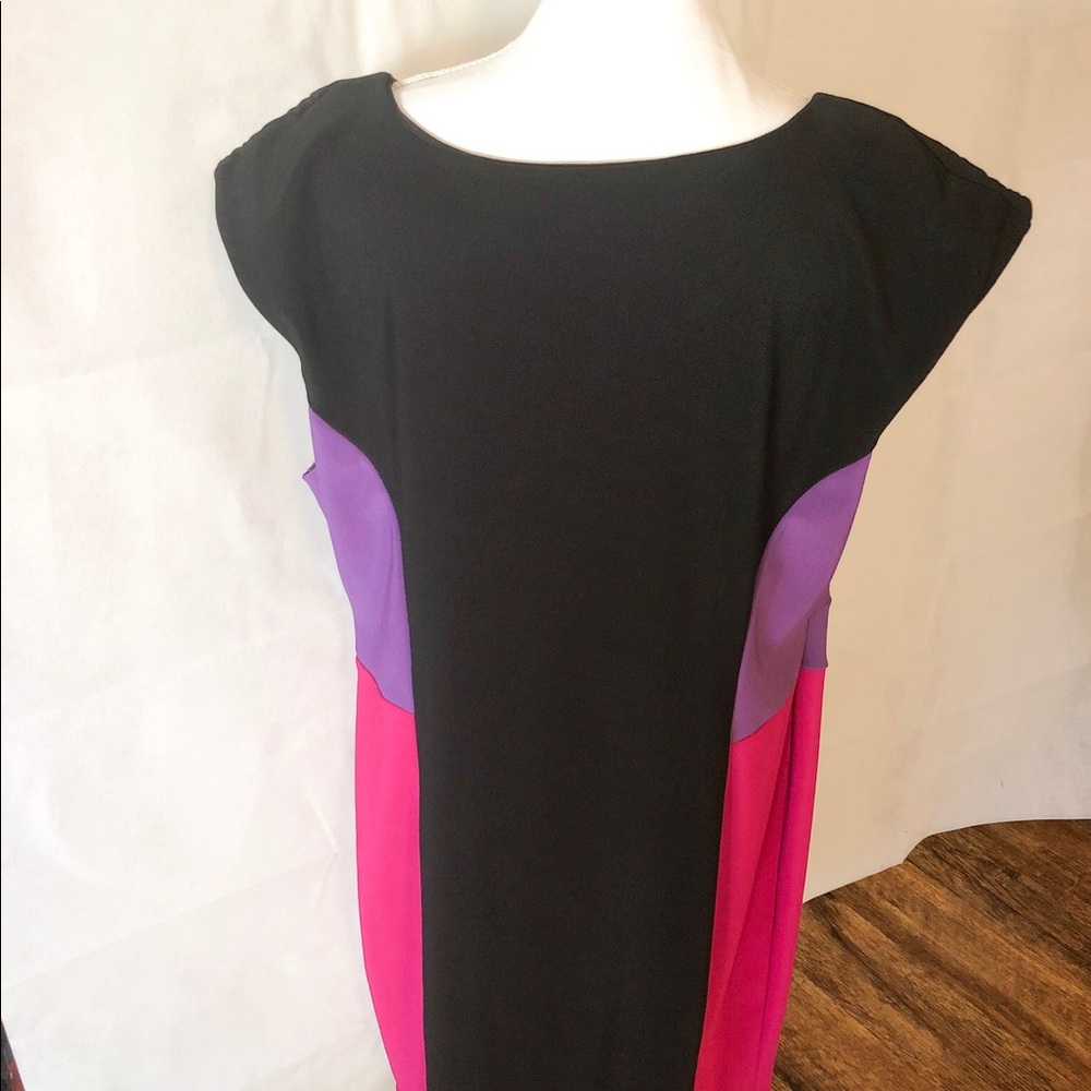 Color Block Body Contouring Dress - Picture 3 of 8